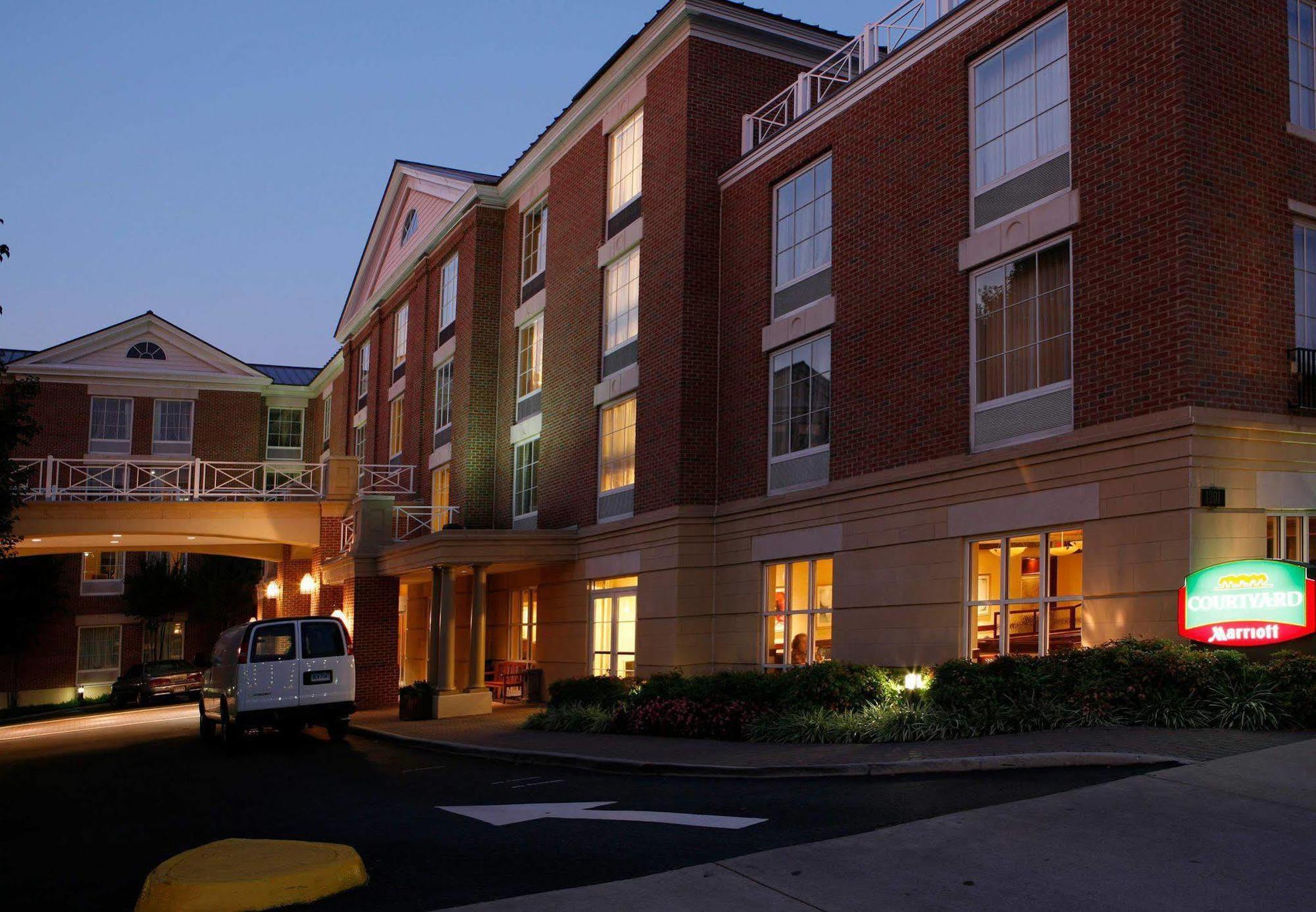 Courtyard By Marriott Charlottesville - University Medical Center Exterior photo